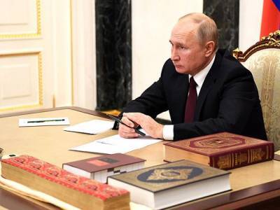 Путин запретил членам Совбеза РФ иметь зарубежные счета