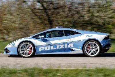Полицейскую Lamborghini использовали как автомобиль доставки: видео