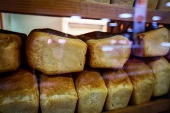 В вологодских магазинах выявили килограммы просроченного хлеба