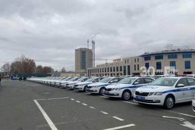 Ключи от 88 новых автомобилей вручил полицейским Президент РТ Рустам Минниханов