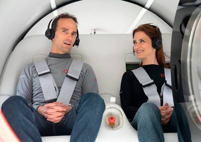 Hyperloop Илона Маска впервые испытали с пассажирами на борту