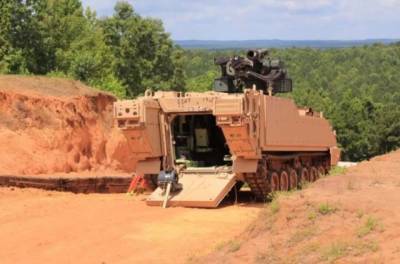 Армия США оборудует новые машины AMPV ракетной установкой