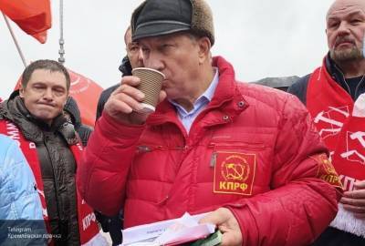 Ковид-диссидент Рашкин провел встречу с москвичами без средств защиты