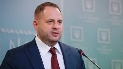 Глава офиса президента Украины заболел коронавирусом