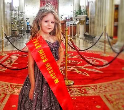 Самой красивой девочкой Москвы стала 6-летняя смолянка