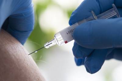 Еврокомиссия закупит 300 млн доз вакцины от коронавируса BioNTech и Pfizer