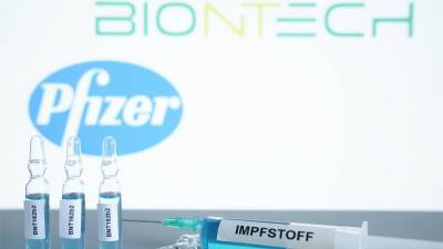 Еврокомиссия закупит 300 млн доз вакцины у BioNTech и Pfizer