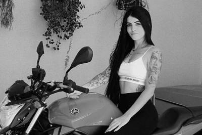 Блогерша насмерть разбилась на новом мотоцикле в 22 года