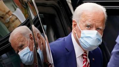 Байден призывает американцев носить маски для спасения жизней