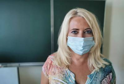 Более 500 петербургских педагогов заразились коронавирусом
