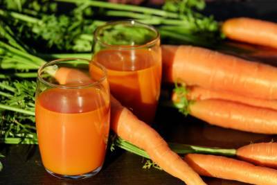 Учёные: Употребление морковного сока продлевает жизнь человека