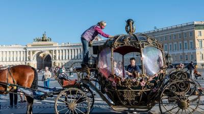 Петербург лишился 70% туристов из-за пандемии коронавируса
