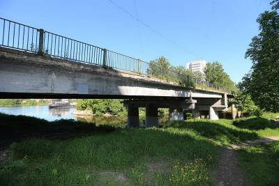 Мост через реку Славянку начнут ремонтировать не ранее 2023 года