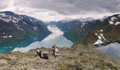 Тающий норвежский ледник обнажил древние артефакты