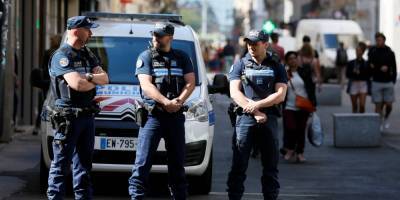 Власти Франции отозвали статью о запрете публиковать фото полицейских
