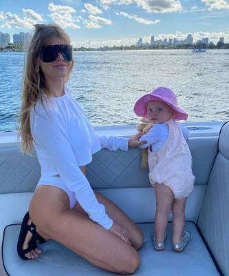 Mini me: героиня обложки ELLE Марина Линчук с дочкой Анной-Софией в Майами