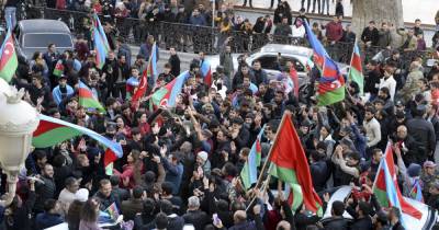 В Ереване сотни людей заблокировали центр города с требованием уволить премьера Пашиняна