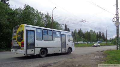 Водитель автобуса высадил девочку на пустыре в Екатеринбурге