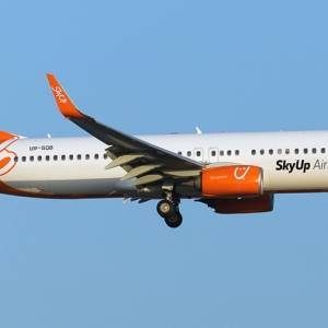 SkyUp разрешили летать из Запорожья в Азербайджан и Германию