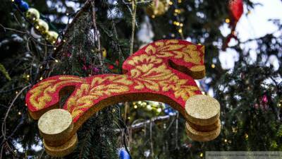 Аналитики подсчитали затраты россиян на елку и новогодние украшения