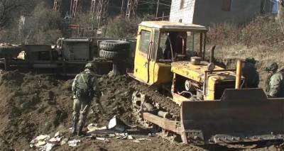 Миротворцы обезвредили около 1000 взрывоопасных предметов в Карабахе - видео