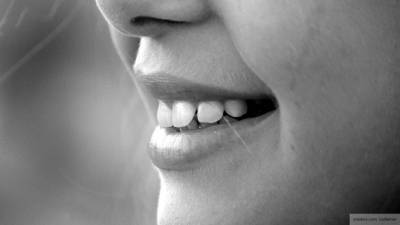 Стоматологи раскритиковали новый "зубной" тренд TikTok