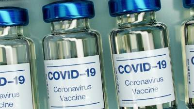Врач рассказал, кому противопоказана вакцина от коронавируса SARS-CoV-2