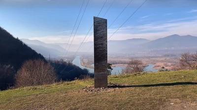 Таинственный обелиск из США, пропавший пару дней назад, нашли в Румынии - belta.by - Румыния - USA - Юта