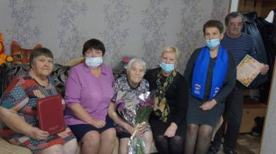 Жительница Томари Любовь Костарева отпраздновала 90-летие