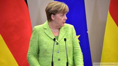 Меркель назвала возможные сроки третьей волны коронавируса