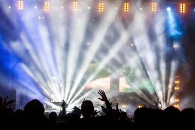 Власти Петербурга пока не знают, как ужесточат санкции для организаторов концертов