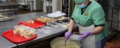 В Иркутске комбинат питания продолжит доставлять горячие обеды медикам, борющимся с коронавирусом