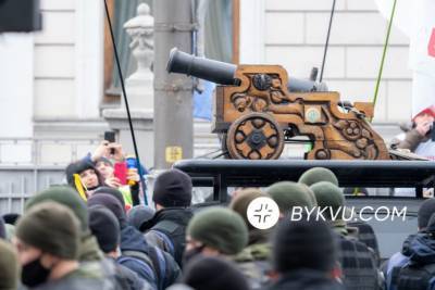 В Киеве под стенами Парламента предприниматели организовали «налоговый майдан»: фото