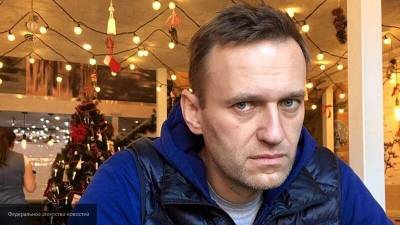 Навальный попался на вброс Фейгина о тюрьме за отсутствие галочки в Twitter