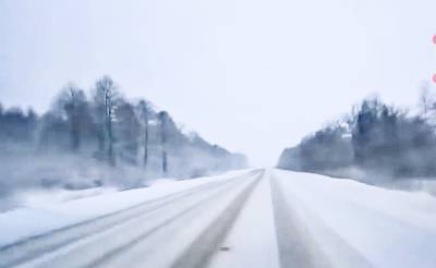 Трасу Киев-Одесса засыпало снегом: водителей предупреждают об опасности, видео