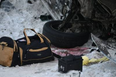 В Екатеринбурге машина улетела в кювет на Кольцовском тракте: погибли женщина и ребенок