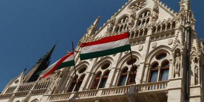 Венгрия поднимет в НАТО вопрос массовых обысков на Украине
