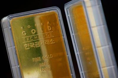 Цена на золото восстанавливается благодаря слабому доллару