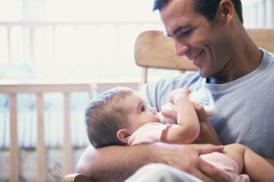 Рада одобрила законопроект о декретном отпуске для отцов