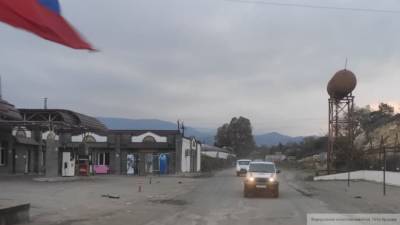 Жители Лачина спешно покидают город, переданный Азербайджану