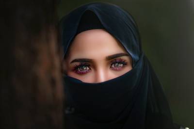 Муфтият Чечни рассказал девушкам правила исламского дресс-кода - nazaccent.ru - респ. Чечня