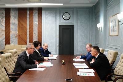 Министр строительства и ЖКХ Ирек Файзуллин встретился с губернатором Калужской области Владиславом Шапшой