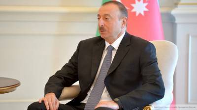 Президент Азербайджана предложил Макрону "отдать" армянам Марсель