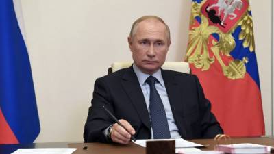 Путин проводит совещание по вопросам стратегического развития нефтегазохимической отрасли России