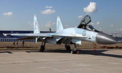 Российский Су-35 - настоящий монстр в воздушном бою