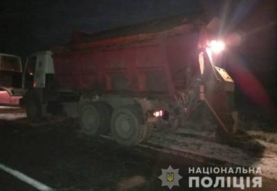 На Львовщине под колесами снегоуборочного автомобиля погиб человек