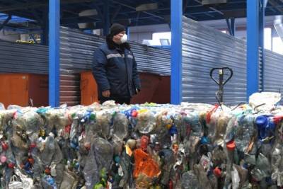 Путин призвал наращивать повторное использование пластика на производствах