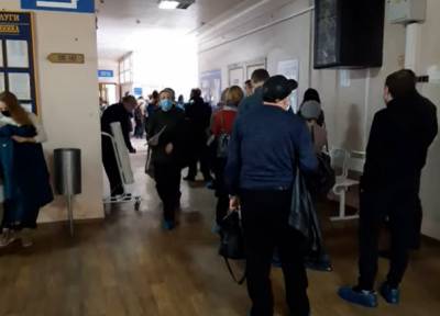 Нижегородский Минздрав назвал стихийными очереди в поликлинике №37