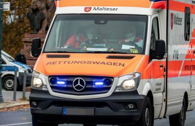 В Германии автомобиль въехал в толпу пешеходов. Два человека погибли