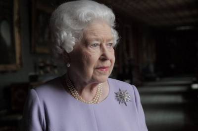 Служащий в Букингемском дворце украл вещи Елизаветы II и продал их на еВау